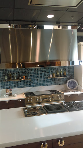 Roth Distributing - Distinctive Appliances, 17801 E 40th Ave, Aurora, CO 80011, USA, 