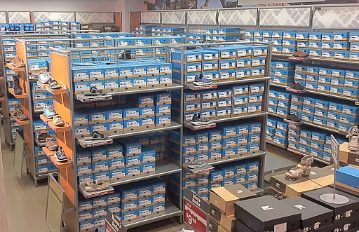 Sportswear Store «Columbia Sportswear Outlet Store at Cincinnati Premium Outlets», reviews and photos, 234 Premium Outlets Dr, Monroe, OH 45050, USA