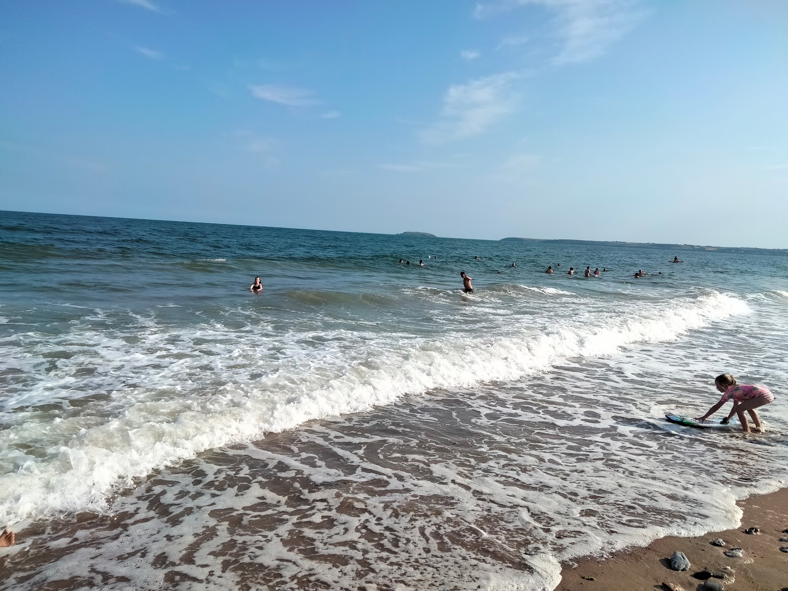 Fotografie cu Youghal Beach - locul popular printre cunoscătorii de relaxare