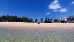 Phu Thuong Beach'in fotoğrafı uçurumlarla desteklenmiş