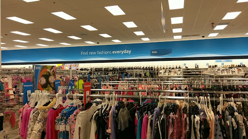 Clothing Store «Ross Dress for Less», reviews and photos, 257 N Weber Rd, Bolingbrook, IL 60490, USA
