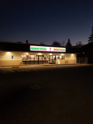 Convenience Store «Circle K», reviews and photos, 296 E 13th Ave, Eugene, OR 97401, USA