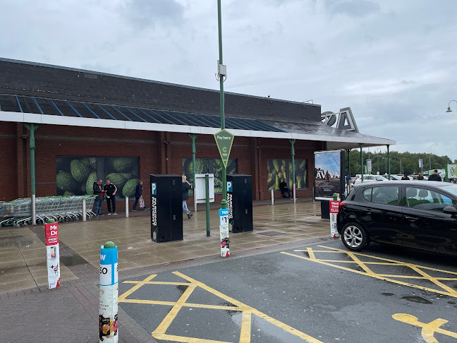 Reviews of Retail Park Car Park in Warrington - Parking garage