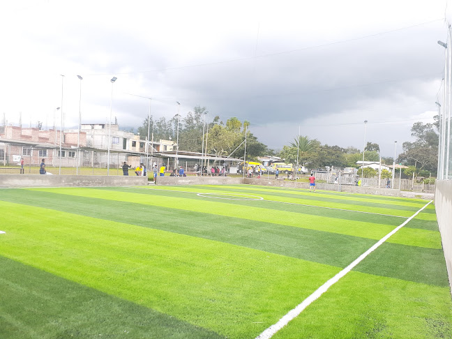 Opiniones de Cancha "LOS ÑAÑOS" en Puembo - Campo de fútbol