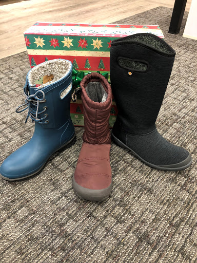 Shoe Store «Coastal Shoes», reviews and photos, 1317 NW U.S. 101, Lincoln City, OR 97367, USA