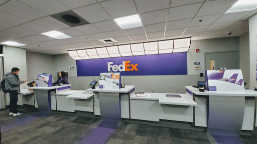 Shipping and Mailing Service «FedEx Ship Center», reviews and photos, 5500 220th Ave SE, Issaquah, WA 98029, USA