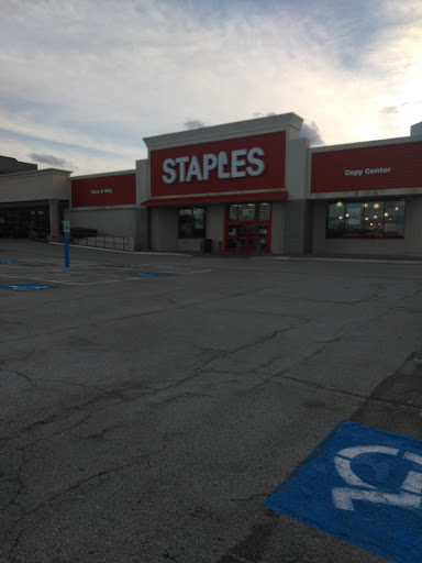 Office Supply Store «Staples», reviews and photos, 1306 E Belt Line Rd, Richardson, TX 75081, USA