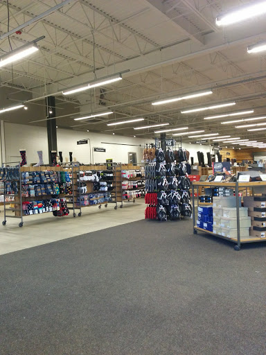 Shoe Store «DSW Designer Shoe Warehouse», reviews and photos, 6971 Grand Ave, Gurnee, IL 60031, USA