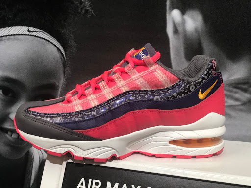 Sporting Goods Store «Nike Factory Store», reviews and photos, 1 Premium Outlet Blvd #699, Tinton Falls, NJ 07753, USA