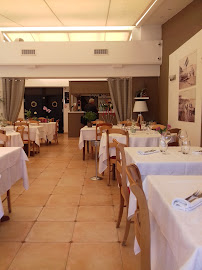 Atmosphère du Restaurant Le Saint Pierre à Six-Fours-les-Plages - n°7