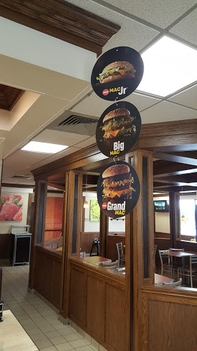 Outlet Mall «Tanger Outlet Williamsburg», reviews and photos, 150 Tanger Dr, Williamsburg, IA 52361, USA