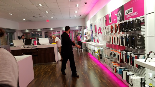 Cell Phone Store «T-Mobile», reviews and photos, 4432 Weston Rd, Davie, FL 33331, USA