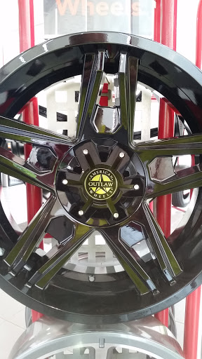 Tire Shop «Discount Tire», reviews and photos, 120 Avon Village Pkwy, Avon, IN 46123, USA