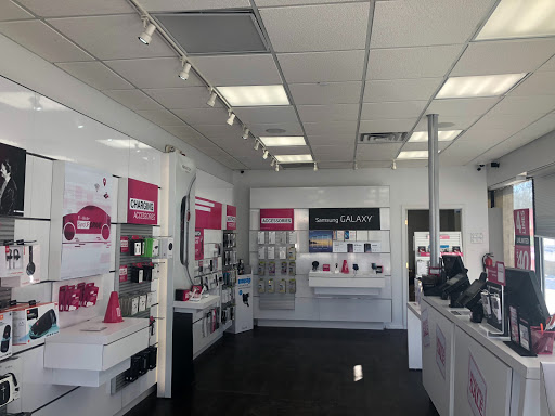 Cell Phone Store «T-Mobile», reviews and photos, 1437 Oak Tree Ave, Iselin, NJ 08830, USA