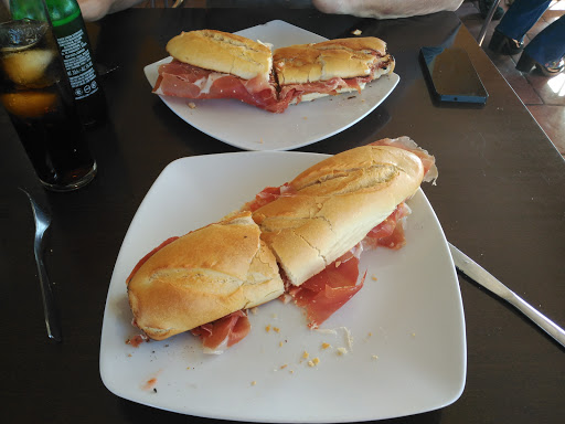 Información y opiniones sobre Panaderia Cafeteria El Chanclas de El Viso
