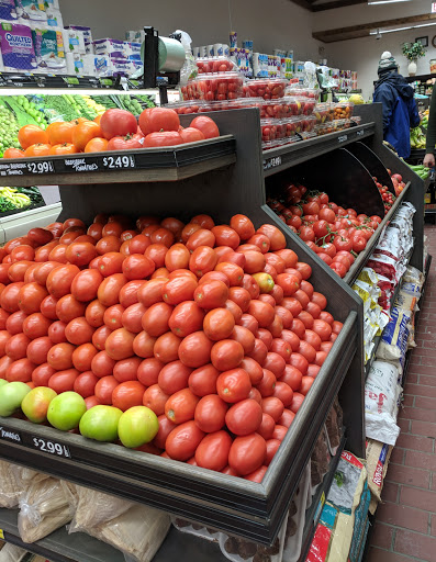 Produce Market «Morse Fresh Market», reviews and photos, 1430 W Morse Ave, Chicago, IL 60626, USA