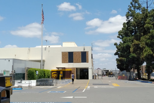 Shipping and Mailing Service «UPS Customer Center», reviews and photos, 1331 S Vernon St, Anaheim, CA 92805, USA