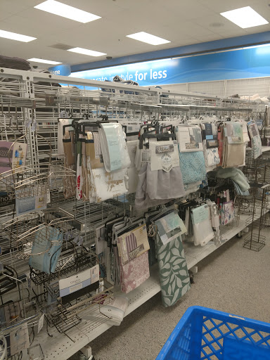 Clothing Store «Ross Dress for Less», reviews and photos, 835 Cortez Rd W, Bradenton, FL 34207, USA