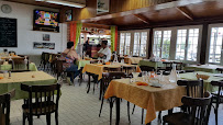 Atmosphère du Restaurant français Relais de Saintonge à Saint-Genis-de-Saintonge - n°18