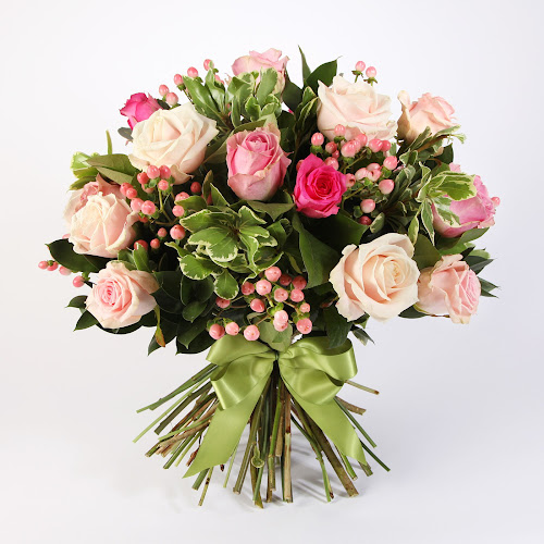 Pinks Florists Barnet - Florist