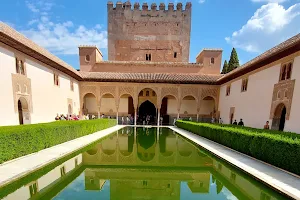 AlhambraGuide.com image
