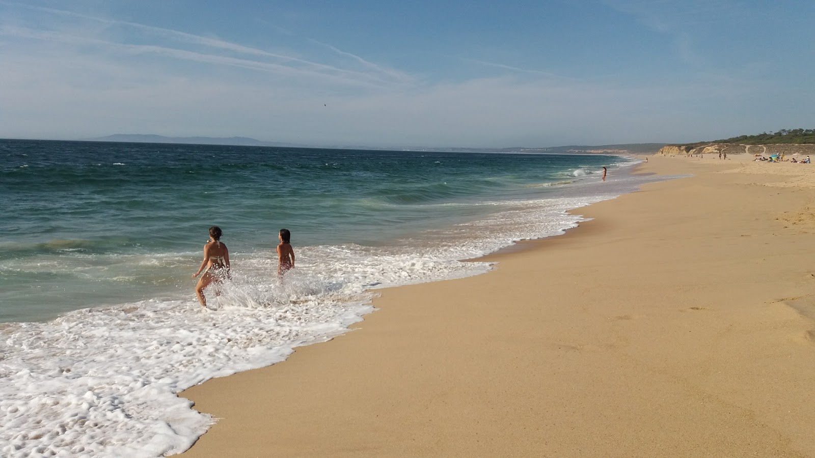 Praia do Meco'in fotoğrafı - rahatlamayı sevenler arasında popüler bir yer