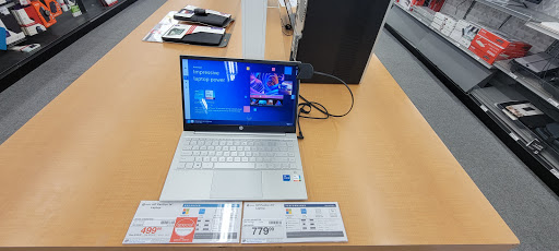 Office Supply Store «Staples», reviews and photos, 135 Bloomfield Ave, Bloomfield, NJ 07003, USA