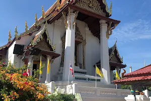 Wat Na Phra Meru Rachikaram image