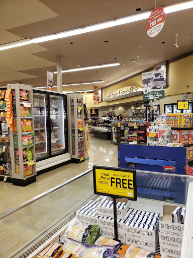 Grocery Store «Safeway», reviews and photos, 1815 4th St, Tillamook, OR 97141, USA