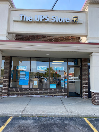 Shipping and Mailing Service «The UPS Store», reviews and photos, 3223 Lake Ave #15C, Wilmette, IL 60091, USA