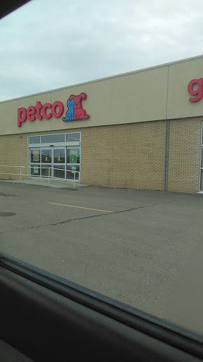 Pet Supply Store «Petco Animal Supplies», reviews and photos, 525 S 5th St, Bismarck, ND 58504, USA