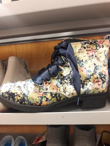 Department Store «T.J. Maxx», reviews and photos, 3111 111th St, Naperville, IL 60540, USA