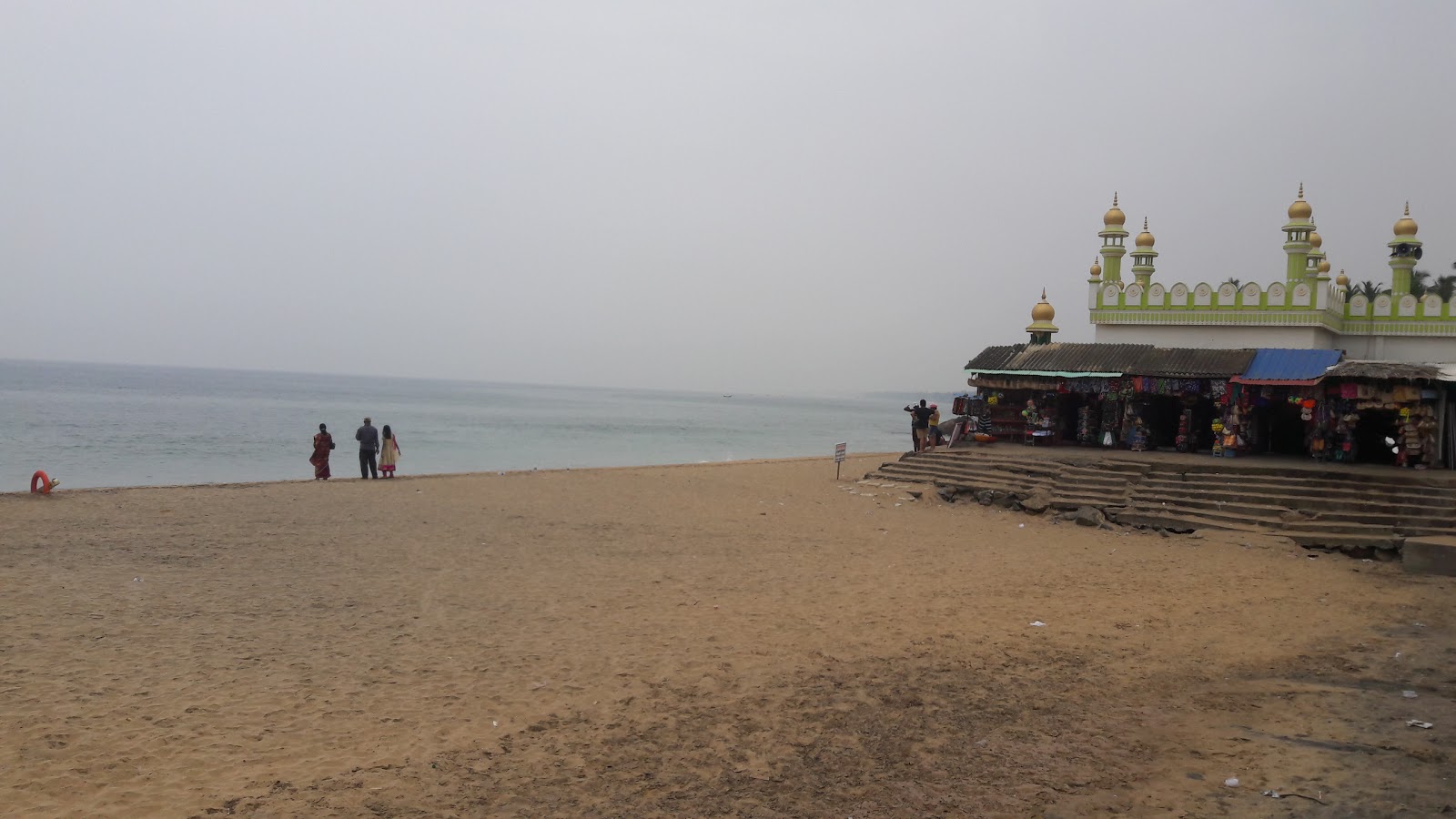 Φωτογραφία του Narippaiyur Beach και η εγκατάσταση