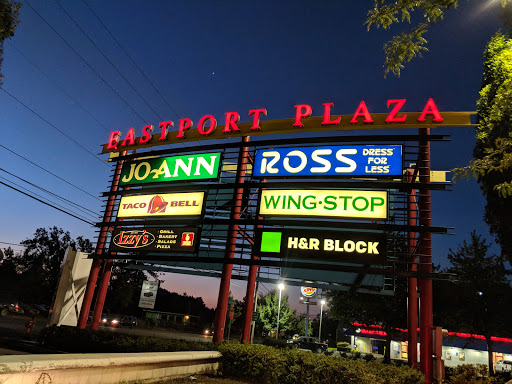 Shopping Mall «Eastport Plaza Shopping Center», reviews and photos, 4000 SE 82nd Ave, Portland, OR 97266, USA