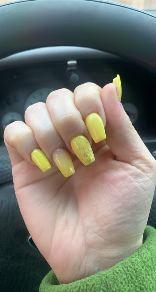 La Bella Nails & Spa 98362