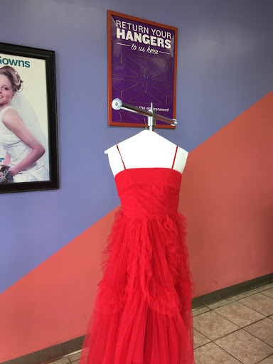 Dry Cleaner «W 106 Cleaners», reviews and photos, 4335 W 106th St # 300, Carmel, IN 46032, USA