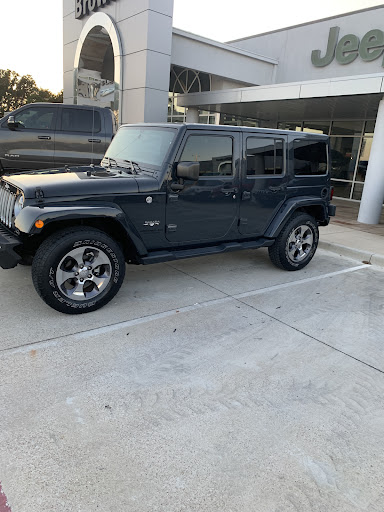 Car Dealer «Mike Brown Chrysler Dodge Jeep», reviews and photos, 4970 E Hwy 377, Granbury, TX 76049, USA