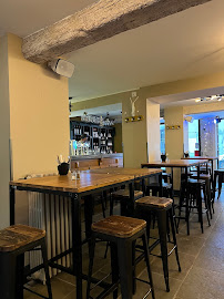 Atmosphère du Le Pas Sage - Restaurant - Bar à vins- Gîtes et Chambre d'Hôtes à Carcassonne - n°4