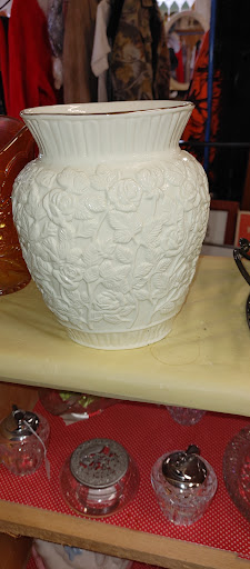 Flea Market «The Douglas Flea Market», reviews and photos, 436 NE Main St, Douglas, MA 01516, USA