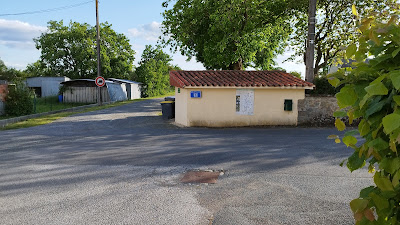 Toilettes publiques à Boussais