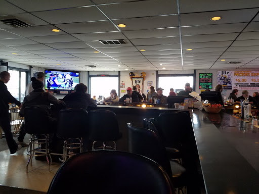 Bar & Grill «Waterfront Bar & Grill», reviews and photos