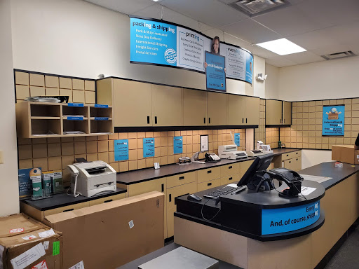 The UPS Store, 8705 Colesville Rd B, Silver Spring, MD 20910, USA, 