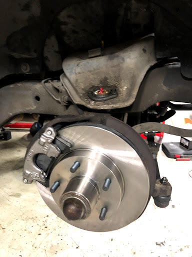 Auto Repair Shop «Canyon Auto Repair Inc», reviews and photos, 11591 SW Canyon Rd, Beaverton, OR 97005, USA