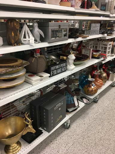 Clothing Store «Ross Dress for Less», reviews and photos, 151 N McDowell Blvd, Petaluma, CA 94954, USA