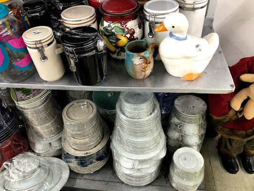 Thrift Store «Red White & Blue Thrift Store», reviews and photos, 12640 NE 6th Ave, Miami, FL 33161, USA