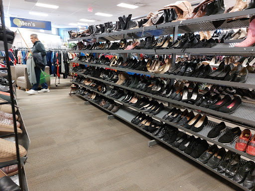 Thrift Store «Discover Goodwill Fountain Retail Center», reviews and photos