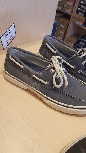 Outlet Mall «Tanger Outlet Westbrook», reviews and photos, 314 Flat Rock Pl, Westbrook, CT 06498, USA