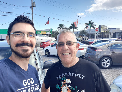 Used Car Dealer «Rolling Wheels Inc», reviews and photos, 125 E Sunrise Blvd, Fort Lauderdale, FL 33304, USA