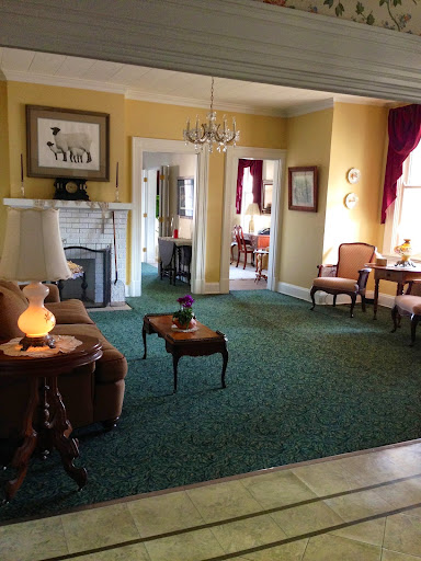 Funeral Home «Neidhard Young Funeral Home», reviews and photos, 7401 Hamilton Ave, Cincinnati, OH 45231, USA