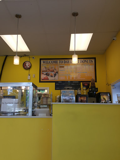 Donut Shop «Daylight Donuts», reviews and photos, 1105 Southview Ln #114, Tuscaloosa, AL 35405, USA